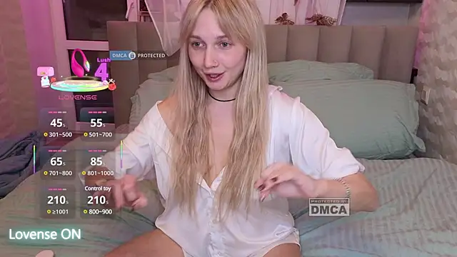 GoodGirl0024 online show from March 2, 8:40 pm