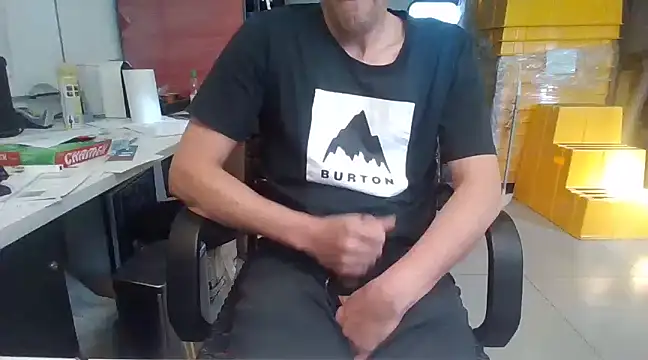 Snapshot of Raimundo1971 chatting on December 2, 9:39 pm Raimundo1971 online show from December 2, 9:39 pm