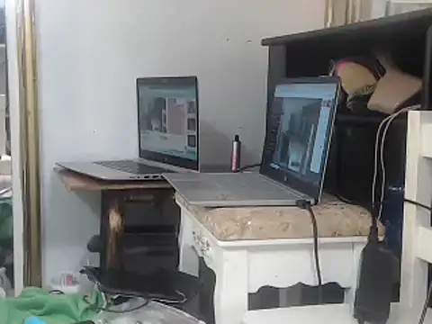 Snapshot of Jennytop chatting on February 9, 11:15 pm Jennytop online show from February 9, 11:15 pm