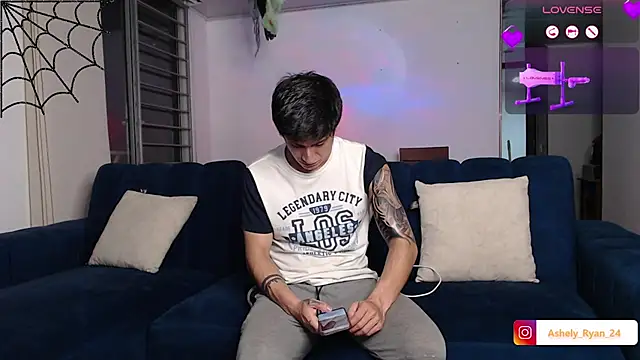 ashely ryan24 online show from October 18, 12:02 am