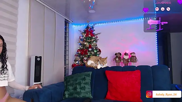 ashely ryan24 online show from November 19, 10:43 pm