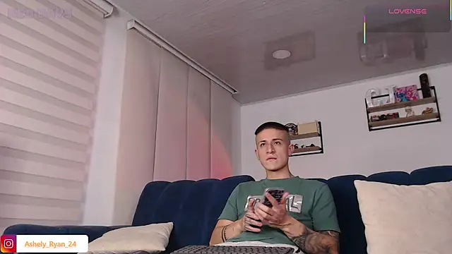 ashely ryan24 online show from June 25, 12:32 am