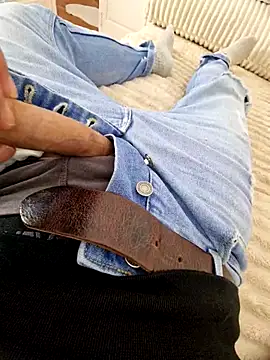 Snapshot of Alexo69byby69 chatting on December 16, 12:21 pm Alexo69byby69 online show from December 16, 12:21 pm