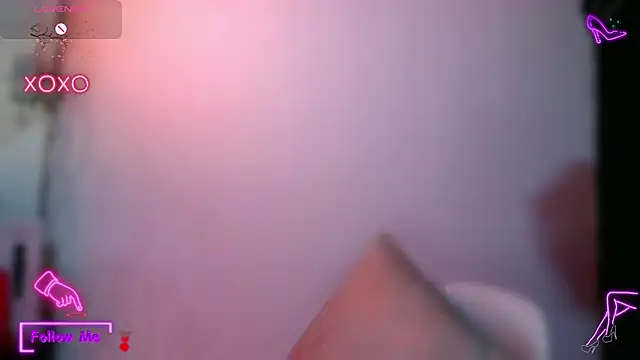 LauGrayJ online show from October 4, 9:46 pm