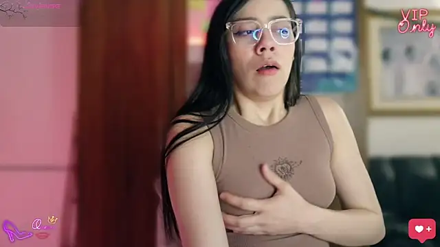 LauGrayJ online show from March 22, 12:47 am