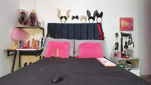 emmily giraldo online show from February 17, 12:23 pm