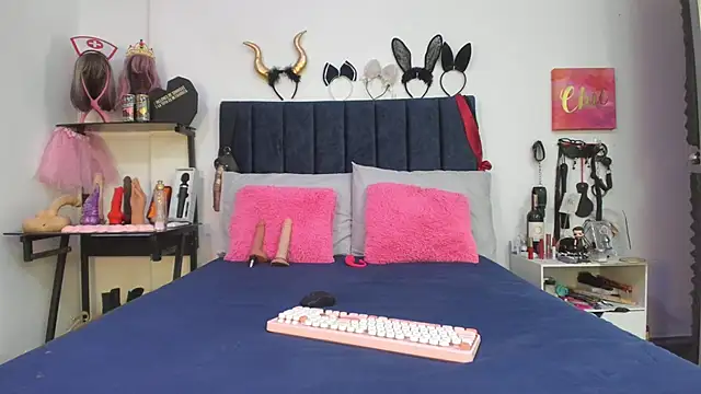 Snapshot of emmily_giraldo chatting on June 22, 1:41 pm emmily giraldo online show from June 22, 1:41 pm