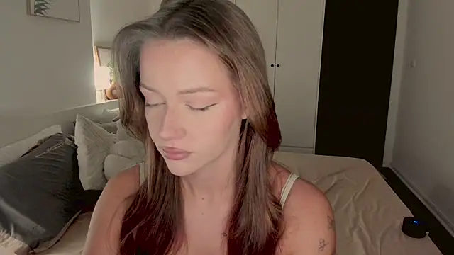 Snapshot of aveme_melissa chatting on June 29, 12:39 am aveme melissa online show from June 29, 12:39 am