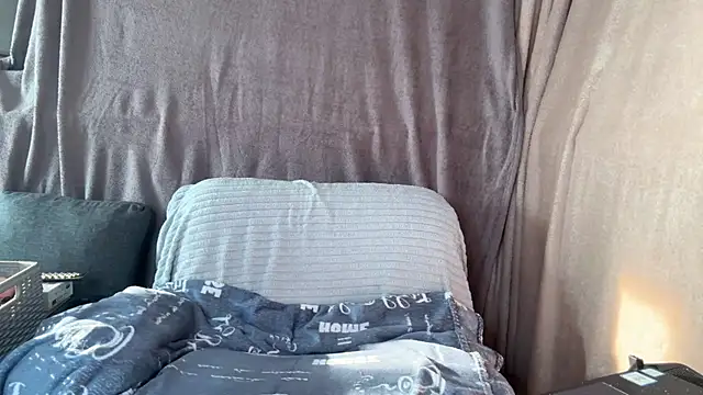 Snapshot of Caliiie-of chatting on March 14, 7:15 am Caliiie-of online show from March 14, 7:15 am