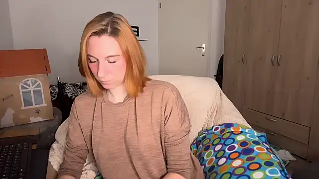 Snapshot of Caliiie-of chatting on September 22, 7:21 am Caliiie-of online show from September 22, 7:21 am