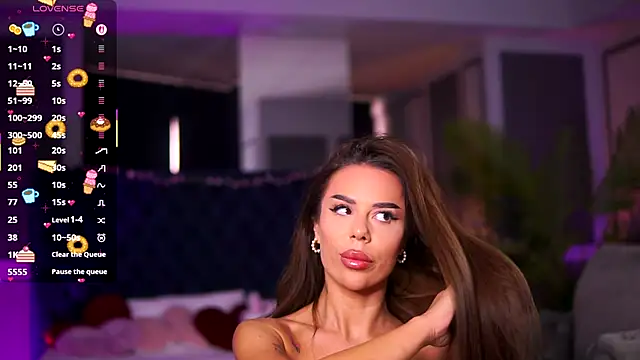 Snapshot of MissKiarra chatting on December 1, 7:57 am MissKiarra online show from December 1, 7:57 am