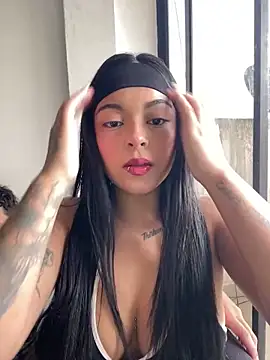 Snapshot of Dulce-diosa chatting on February 15, 8:27 pm Dulce-diosa online show from February 15, 8:27 pm