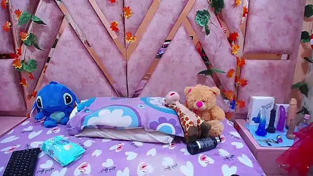 Emmily Walker online show from December 18, 12:18 pm