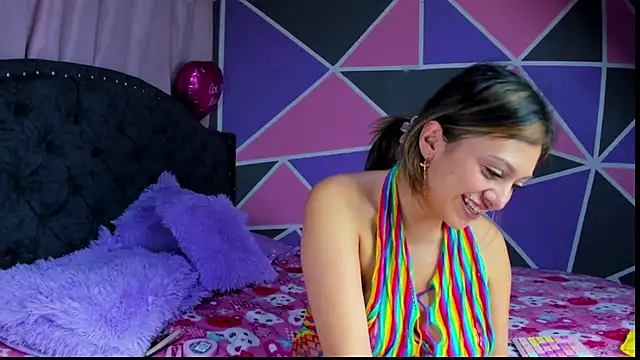 Snapshot of Emmily_Walker chatting on July 10, 3:55 am Emmily Walker online show from July 10, 3:55 am