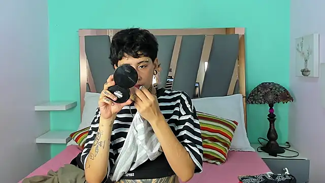 Ethan lennox online show from November 30, 3:05 pm