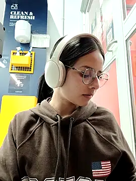  vaness online show from April 28, 5:34 am