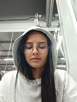 vaness online show from June 17, 5:43 am