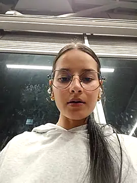  vaness online show from July 18, 5:22 am