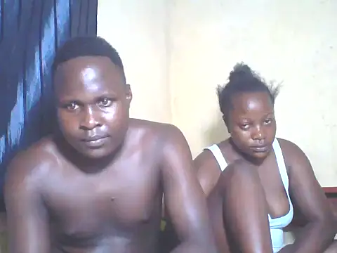 Snapshot of Dark_Queenchocolate chatting on October 25, 9:31 pm Dark Queenchocolate online show from October 25, 9:31 pm