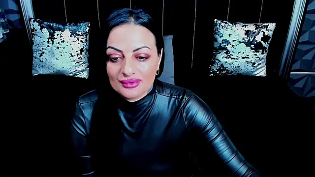 VixenSelena online show from December 29, 9:06 am