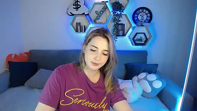 Snapshot of SabrinViolet chatting on December 24, 12:11 pm SabrinViolet online show from December 24, 12:11 pm