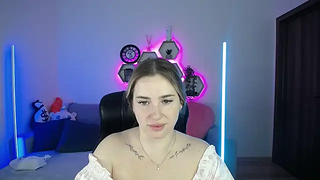 Snapshot of SabrinViolet chatting on September 26, 8:07 am SabrinViolet online show from September 26, 8:07 am