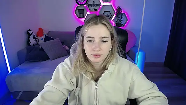 Snapshot of SabrinViolet chatting on November 5, 9:20 am SabrinViolet online show from November 5, 9:20 am