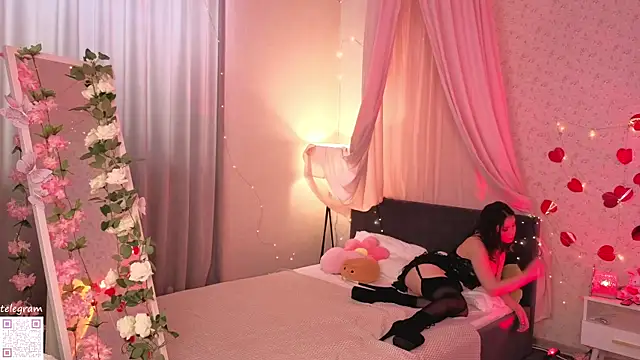 lilly Cherry  online show from May 29, 11:19 am