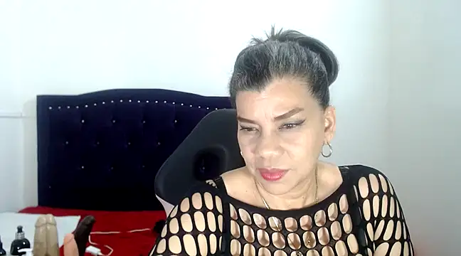 vikyadams online show from February 20, 3:01 am