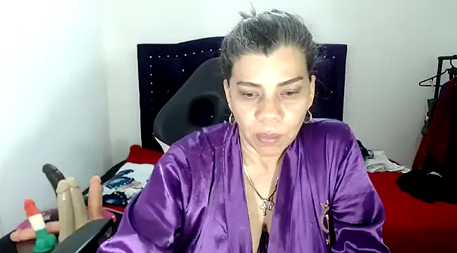 vikyadams online show from March 21, 2:40 pm