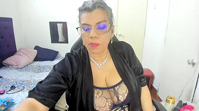 vikyadams online show from October 24, 11:23 pm