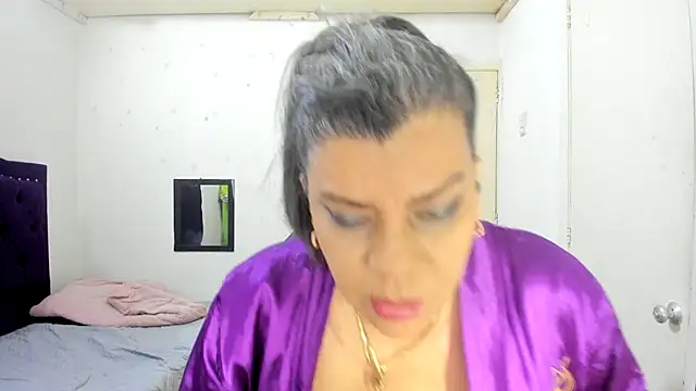 vikyadams online show from October 31, 3:24 pm