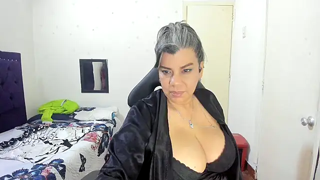 vikyadams online show from February 15, 12:29 am