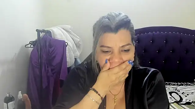 vikyadams online show from March 19, 5:44 am