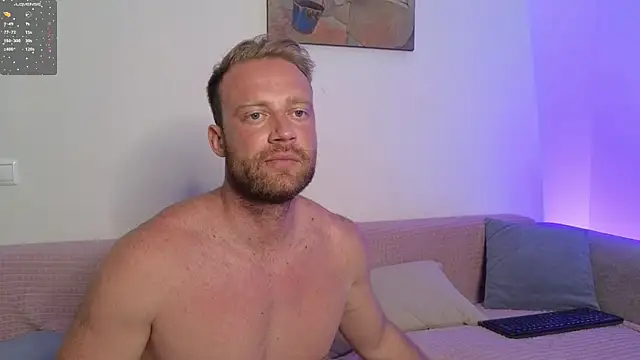 Snapshot of MaxMia chatting on July 13, 6:38 am MaxMia online show from July 13, 6:38 am