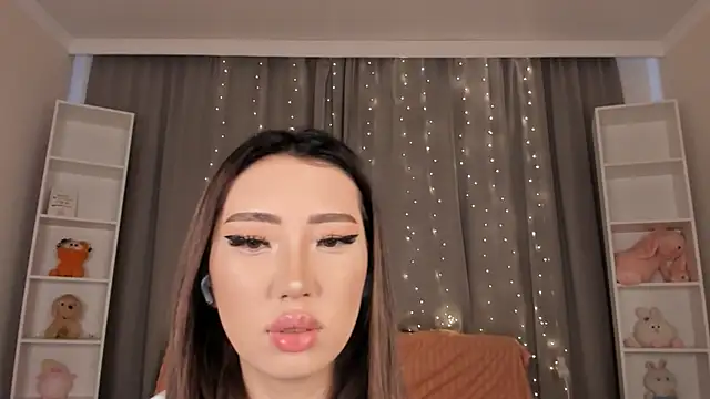 Snapshot of tinki_winkii chatting on November 20, 4:34 am tinki winkii online show from November 20, 4:34 am