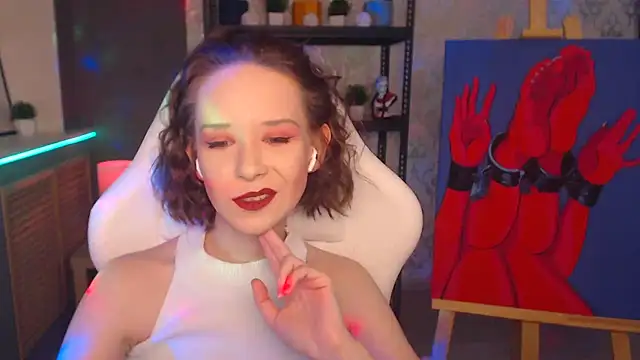 FascinatingEyess online show from December 18, 2:49 pm
