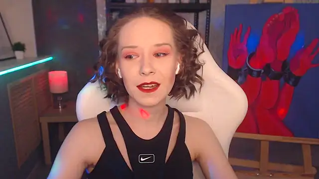 FascinatingEyess online show from February 4, 9:31 pm