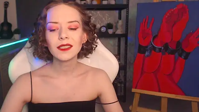 FascinatingEyess online show from October 11, 7:45 pm