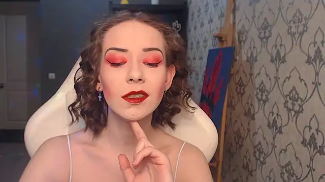 FascinatingEyess online show from June 18, 8:13 pm
