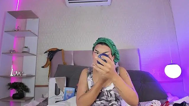 yossi peach cute online show from March 25, 8:59 pm