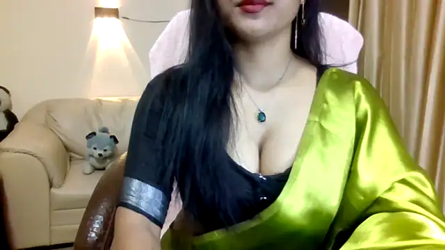 Snapshot of Queenhimanshi chatting on April 5, 7:22 pm Queenhimanshi online show from April 5, 7:22 pm