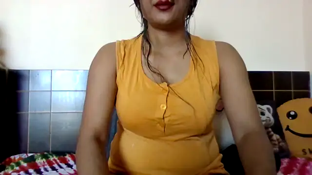 Snapshot of Queenhimanshi chatting on April 15, 8:54 am Queenhimanshi online show from April 15, 8:54 am