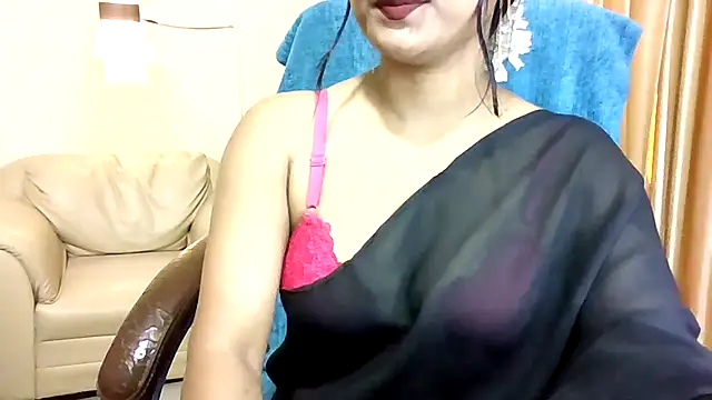 Snapshot of Queenhimanshi chatting on May 14, 7:26 am Queenhimanshi online show from May 14, 7:26 am