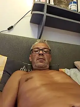 Picolo4111 online show from September 12, 4:01 am