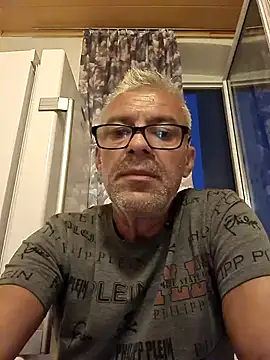 Picolo4111 online show from September 12, 5:46 pm