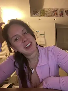 Snapshot of Countesss chatting on December 24, 3:38 am Countesss online show from December 24, 3:38 am