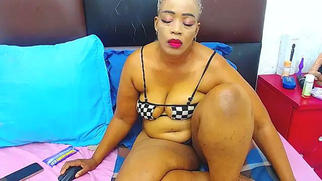 Brookylynbrownxx online show from December 12, 12:22 pm