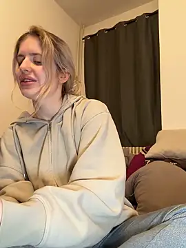 Holly-Glamour online show from March 29, 9:26 pm