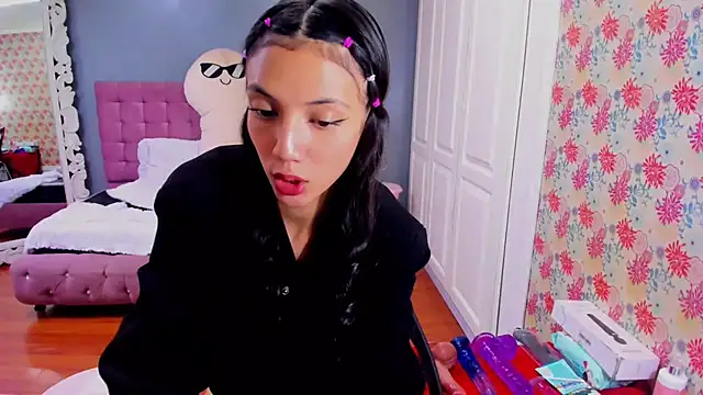 Snapshot of Iris_Stone_ chatting on March 13, 9:05 pm Iris Stone online show from March 13, 9:05 pm